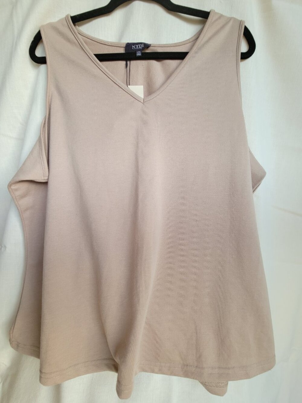NWT NYDJ Taupe V-Neck Sleeveless Knit Top L XL